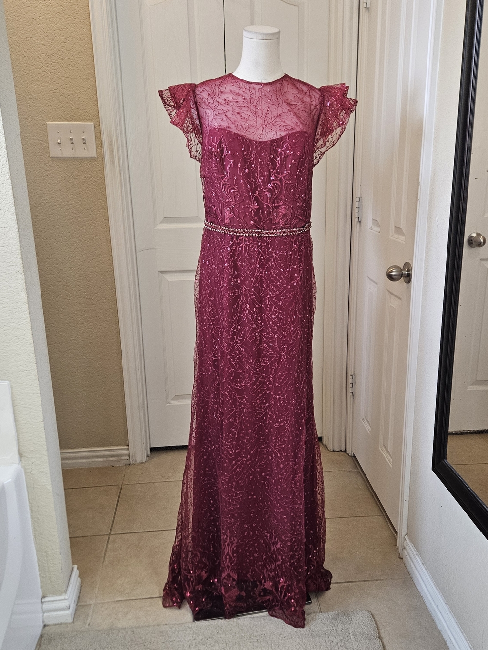 Mac Duggal Evening Gown – Size 10 – Elegant Embellished Formal Dress - Picture 3 of 15
